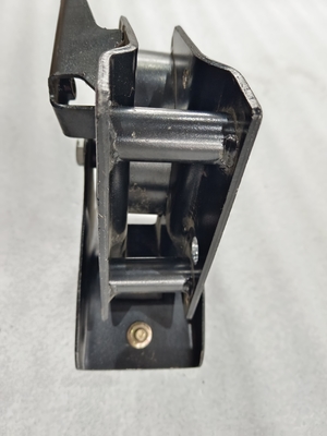 5004600LE020 Cab rear support assembly